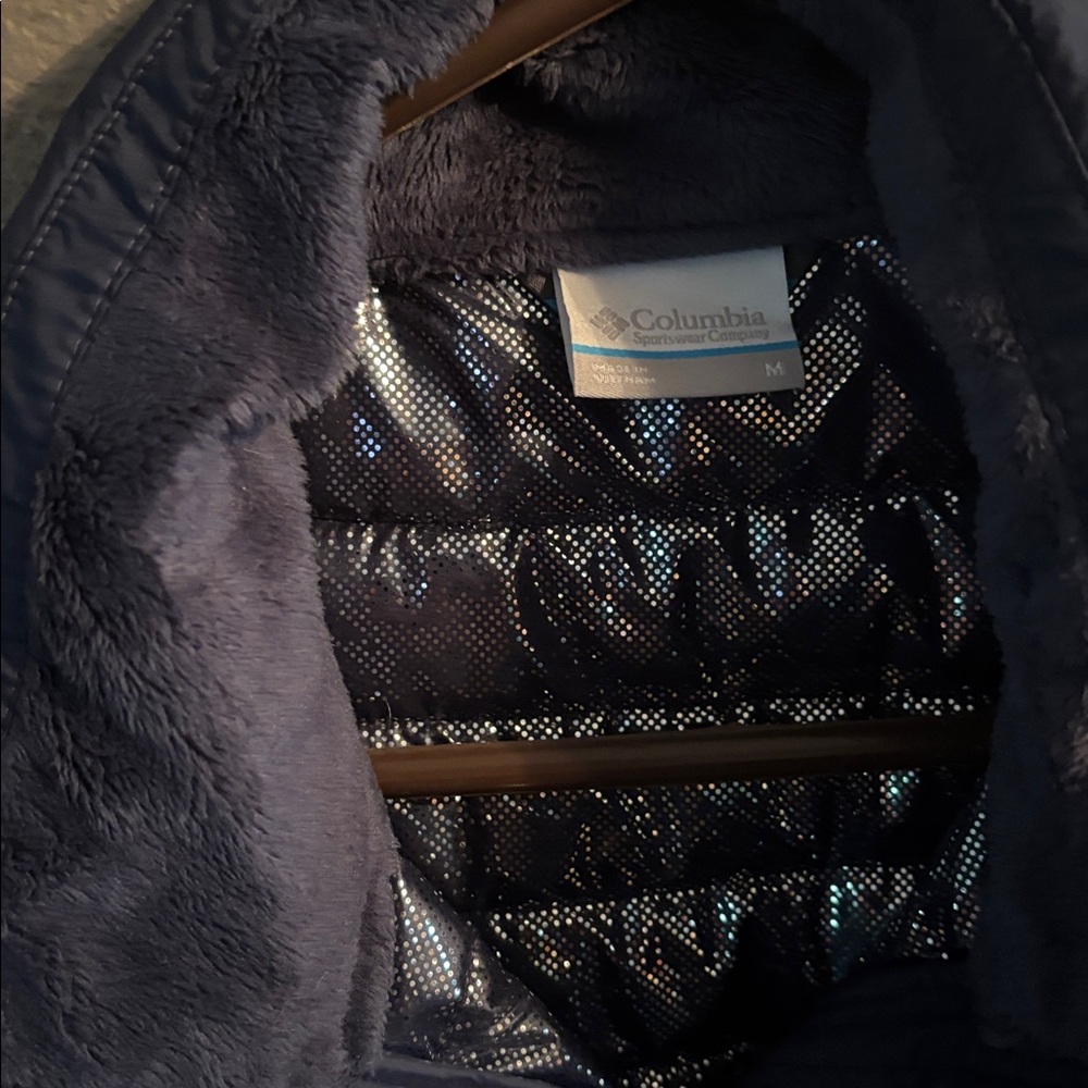 Columbia Navy Vest Women’s - Picture 2 of 4